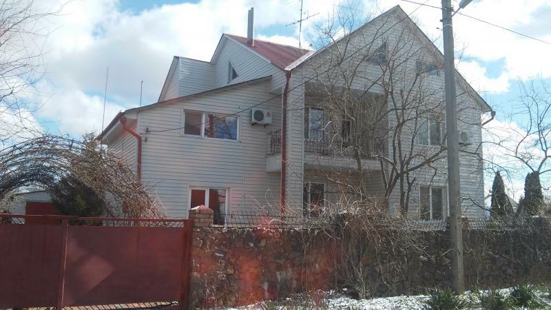 Киевская обл., Бориспольский район, с. Вишенки, Оболонская ул., 13