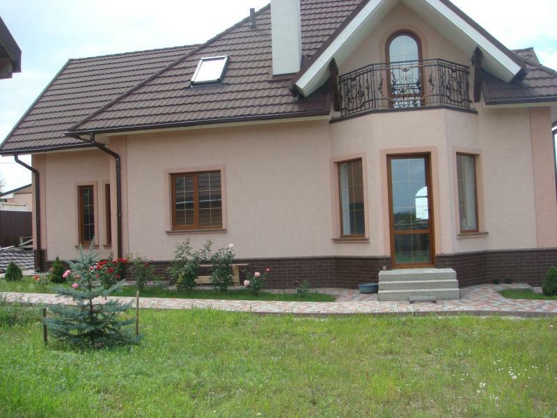 Киевская обл., Васильковский район, с. Дзвонковое, Школьная ул., 11