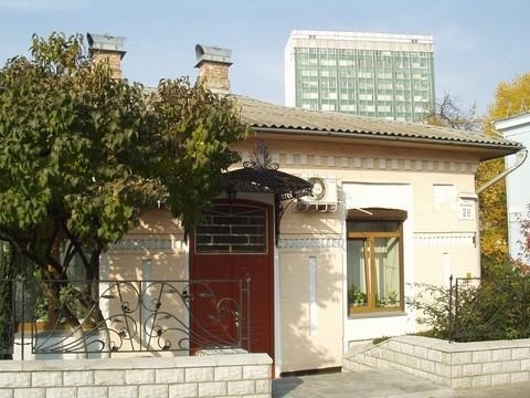 Киев, Ивана Федорова ул., 28