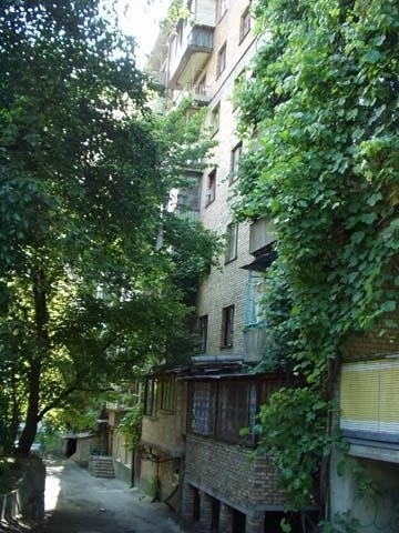 Київ, Івана Федорова вул., 9