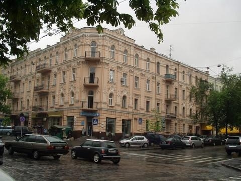 Київ, Франка Івана вул., 27/31
