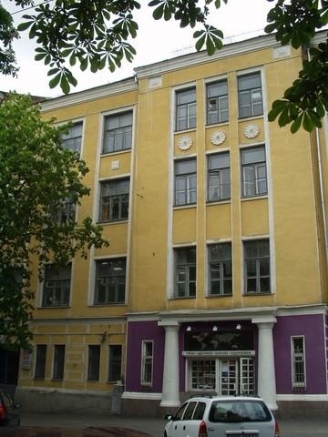 Київ, Івана Франка вул., 44