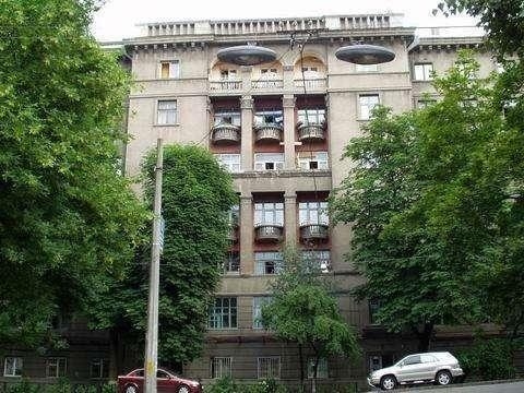 Київ, Івана Франка вул., 9