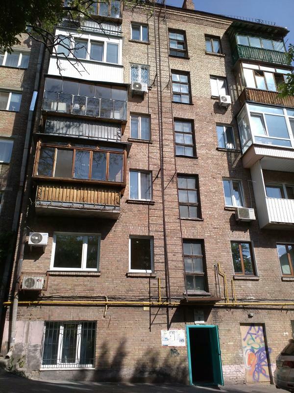 Київ, Івана Франка вул., 8А