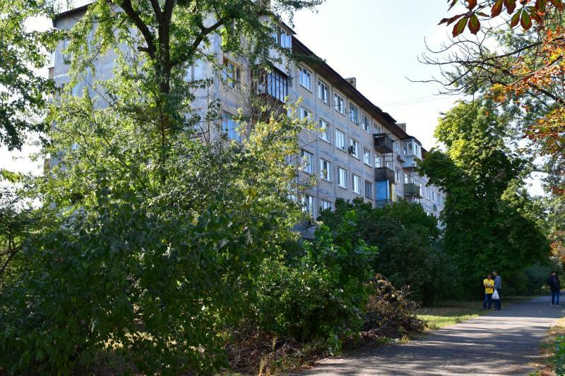 Київ, Будівельників вул., 11