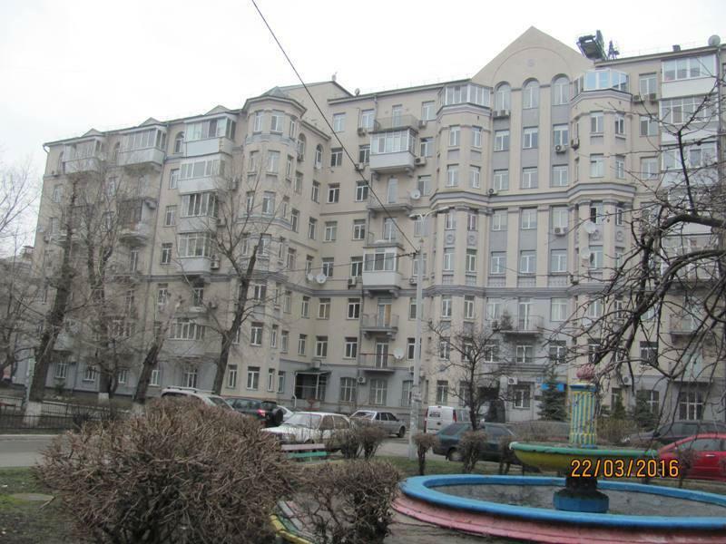 Киев, Строителей пер., 30
