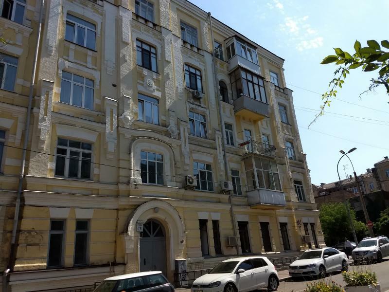 2-кімнатна квартира подобово 63 м², Стрілецька вул., 7/6