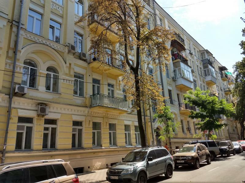 2-кімнатна квартира подобово 63 м², Стрілецька вул., 7/6