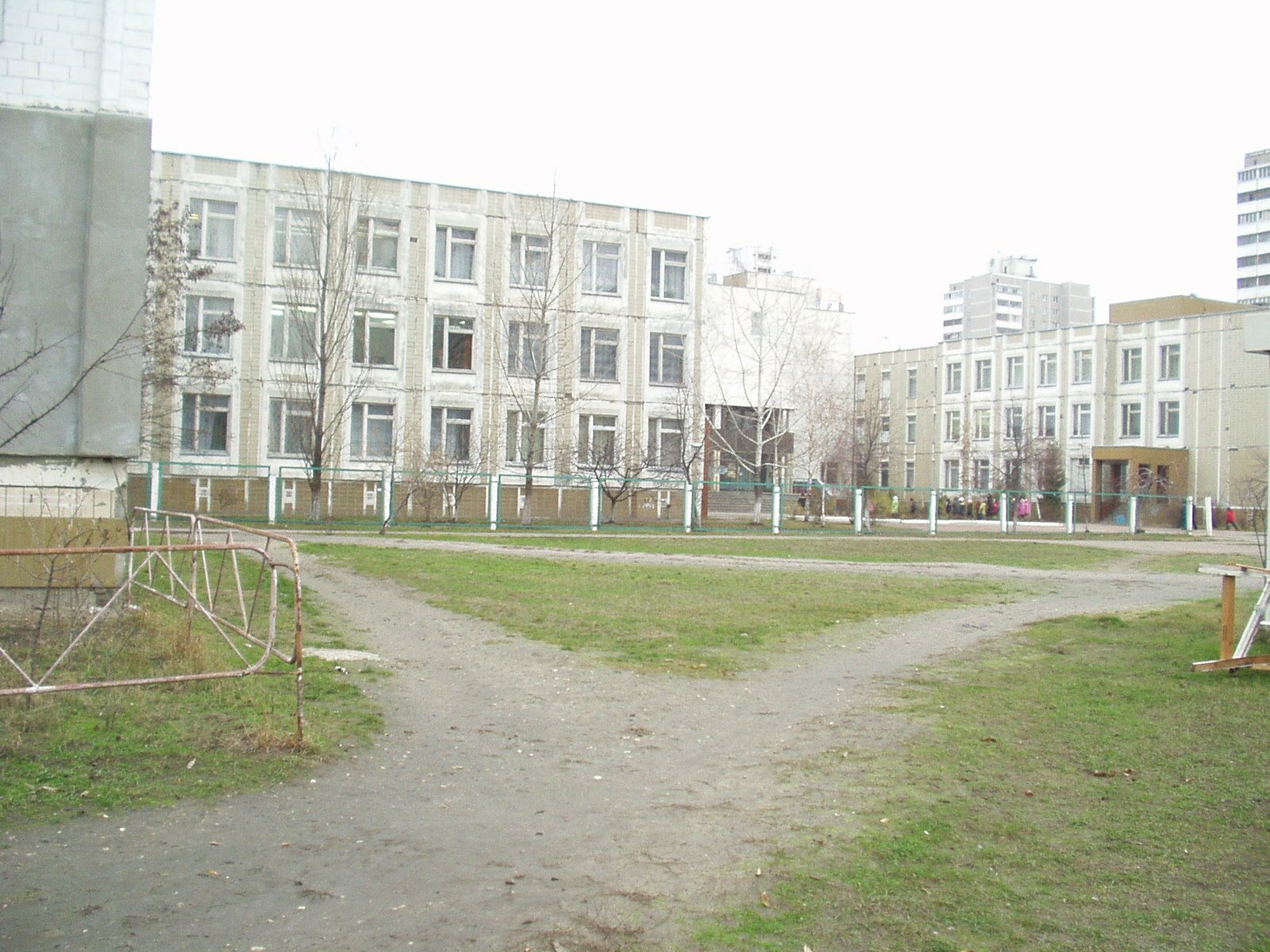 Київ, Теодора Драйзера вул., 40Б