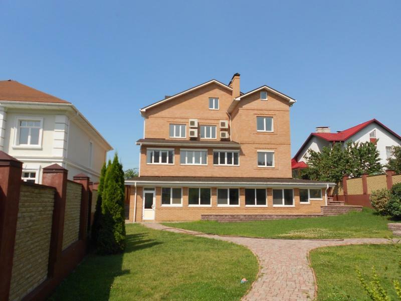 Киев, Товарная ул., 23