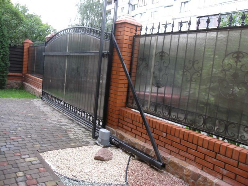 Київ, Толбухіна вул., 20