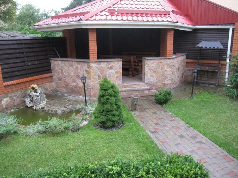 Київ, Толбухіна вул., 20