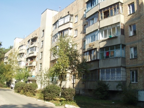 Київ, Синьоозерна вул., 6А