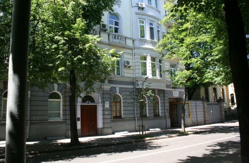 Київ, Шовковична вул., 16А