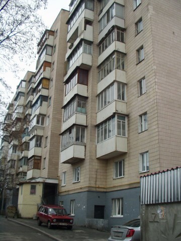 Київ, Чугуївський пров., 19А