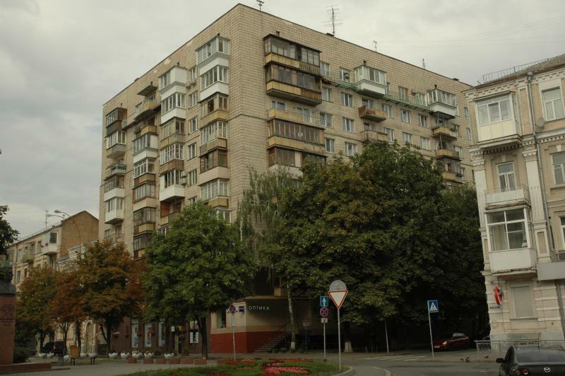 Київ, Микільський пров., 1/25