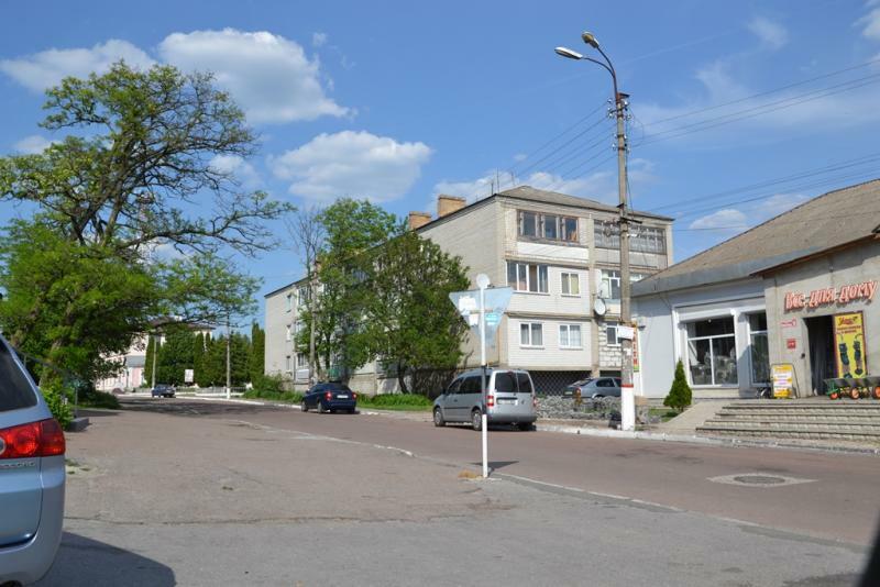 Киевская обл., Барышевский район, пгт Барышевка, Киевский Путь (Ленина) ул., 5