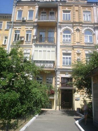 Київ, Шовковична вул., 18В