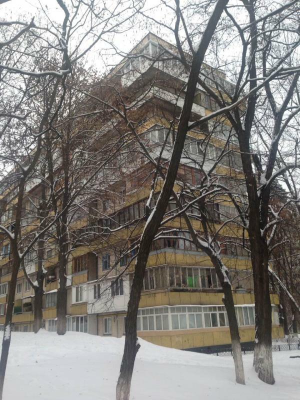 Київ, Чорнобильська вул., 11