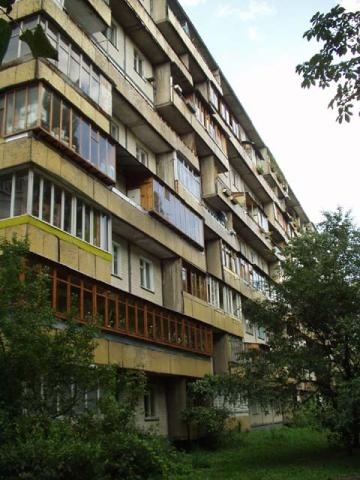 Київ, Чорнобильська вул., 11