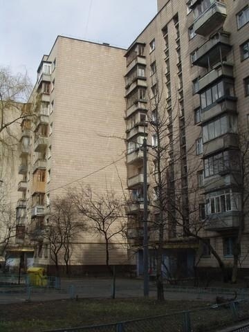 Київ, Чоколівський бул., 8