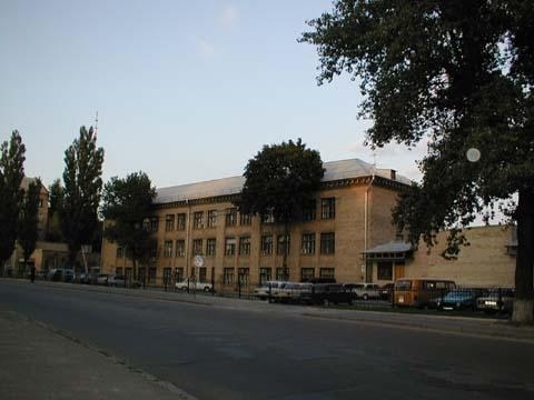 Київ, Парково-Сирецька вул., 13