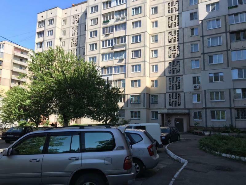 Київ, Світлицького вул., 28