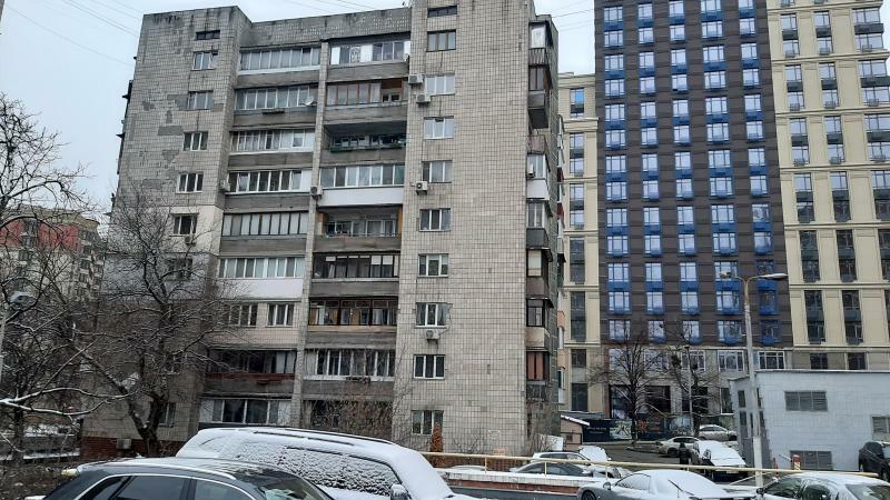 Продаж 4-кімнатної квартири 80 м², Річна вул., 3