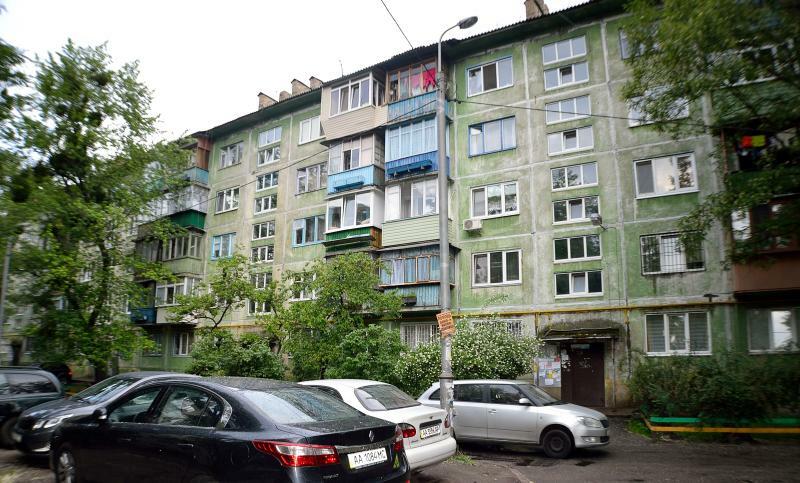 Київ, Празька вул., 23