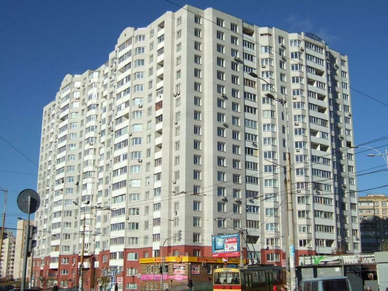 Киев, Прилужная ул., 4/15
