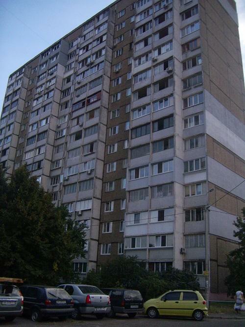 Київ, Райдужна вул., 65