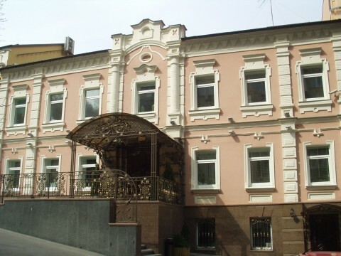 Київ, Ігорівська вул., 1/8