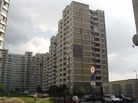 Киев, Ревуцкого ул., 7