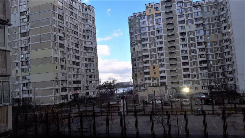 Киев, Ревуцкого ул., 44Б