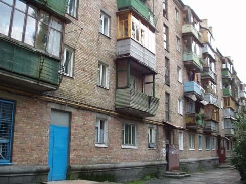 Київ, Ризька вул., 6/1