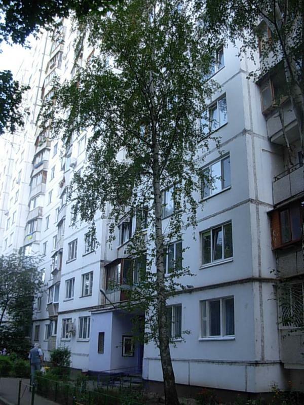 Киев, Полярная ул., 3