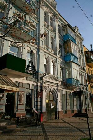 Киев, Владимира Антоновича ул., 46