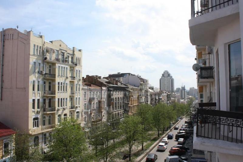 Киев, Владимира Антоновича ул., 6