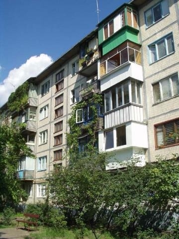 Киев, Юности ул., 2