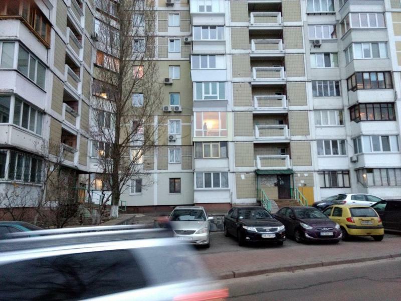 Продаж 4-кімнатної квартири 105 м², Прирічна вул., 37