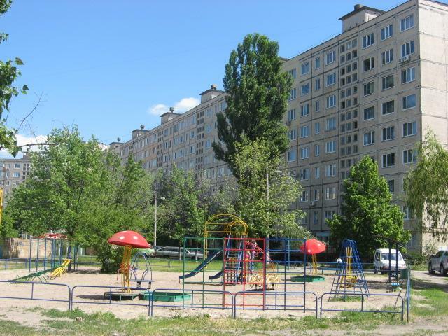 Киев, Приречная ул., 19