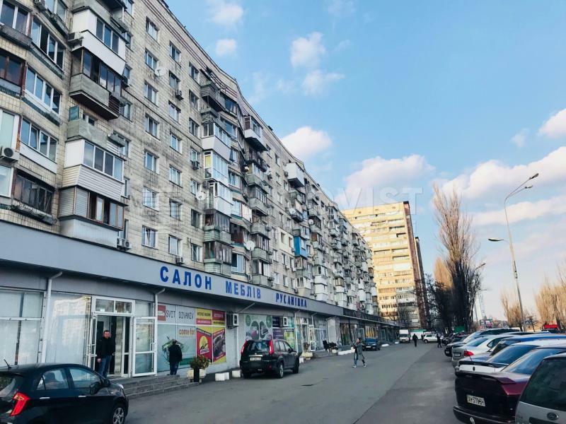Київ, Ентузіастів вул., 5