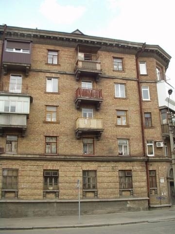 Київ, Тарасівська вул., 42