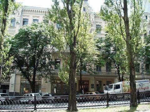 Киев, Тараса Шевченко бул., 3