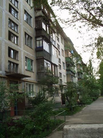 Киев, Харьковское шоссе, 8/1