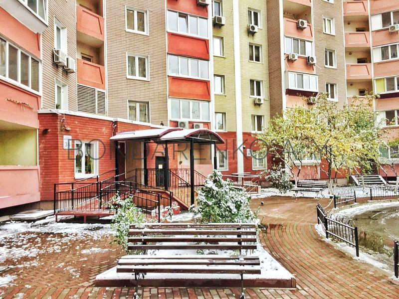 Продаж 1-кімнатної квартири 42 м², Урлівська вул., 36