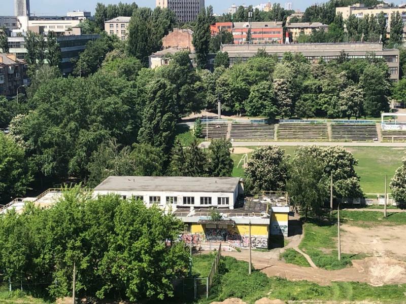 Киев, Вячеслава Черновола ул., 16