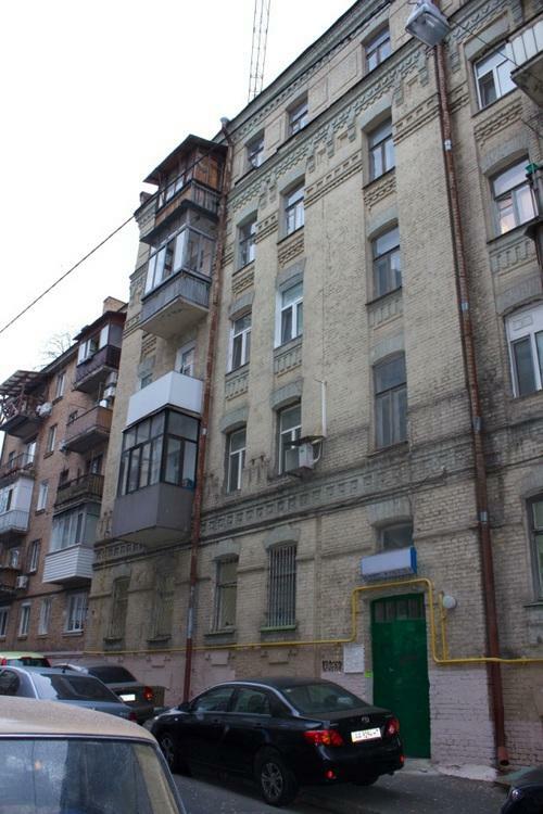 Київ, Чеховський пров., 8