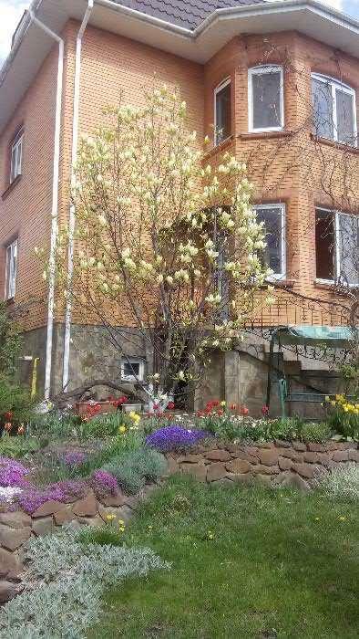 Киев, Парниковая ул., 12