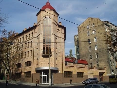 Київ, Олеся Гончара вул., 76